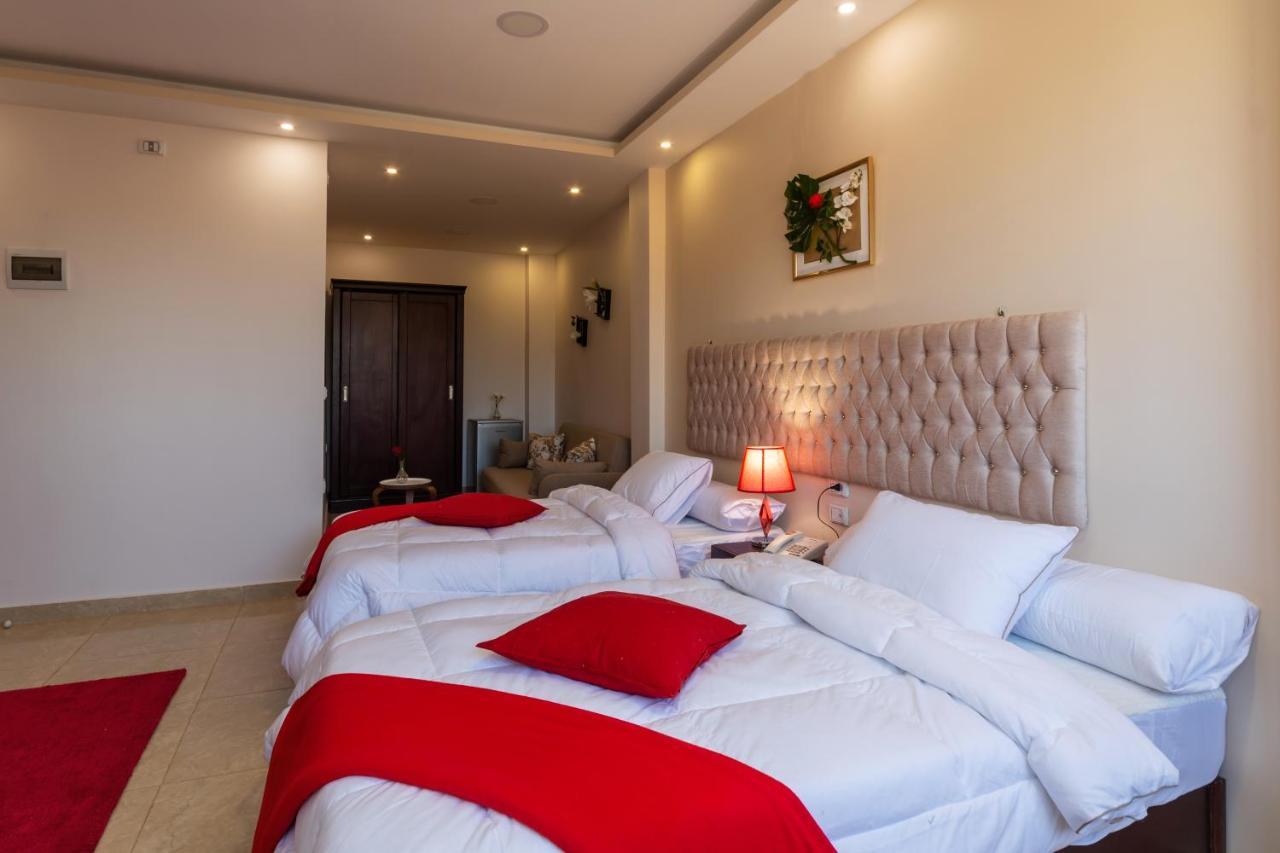 Amon Holiday Pyramids Inn Kafrat al Jabal Exterior photo